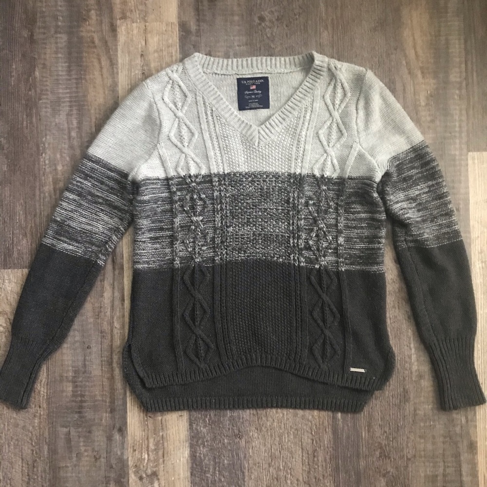 Women’s Maedium Polo Sweater
